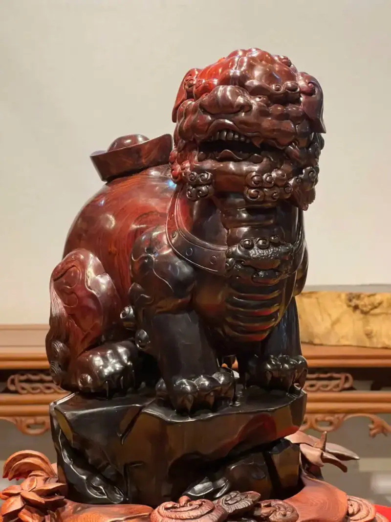 Tượng Nghê Gỗ Trắc Cao 40cm