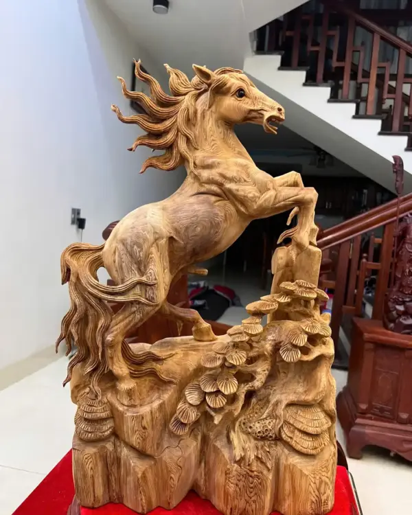 6_Nhất Mã Gỗ Ngọc Am Chất Gỗ Già Thơm Giá 4.200 Triệu Kích Thước Cao 59cm, Ngang 37cm, Sâu 20cm Tượng Nhất Mã Gỗ Ngọc Am Chất Gỗ Già Thơm Cao 59cm