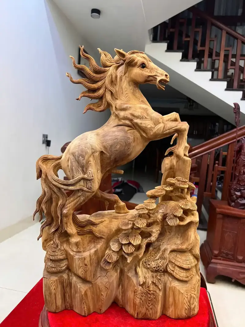 Tượng Nhất Mã Gỗ Ngọc Am Chất Gỗ Già Thơm Cao 59cm