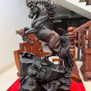 Tượng Nhất Mã Phi Thiên Gỗ Trắc Đen Liền Khối Cao 48cm