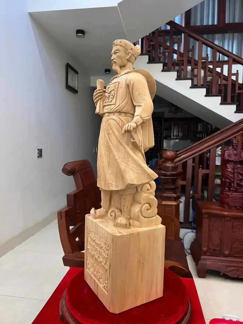 Tượng Trần Quốc Tuấn Gỗ Ngọc Am Liền Khối Cao 80cm