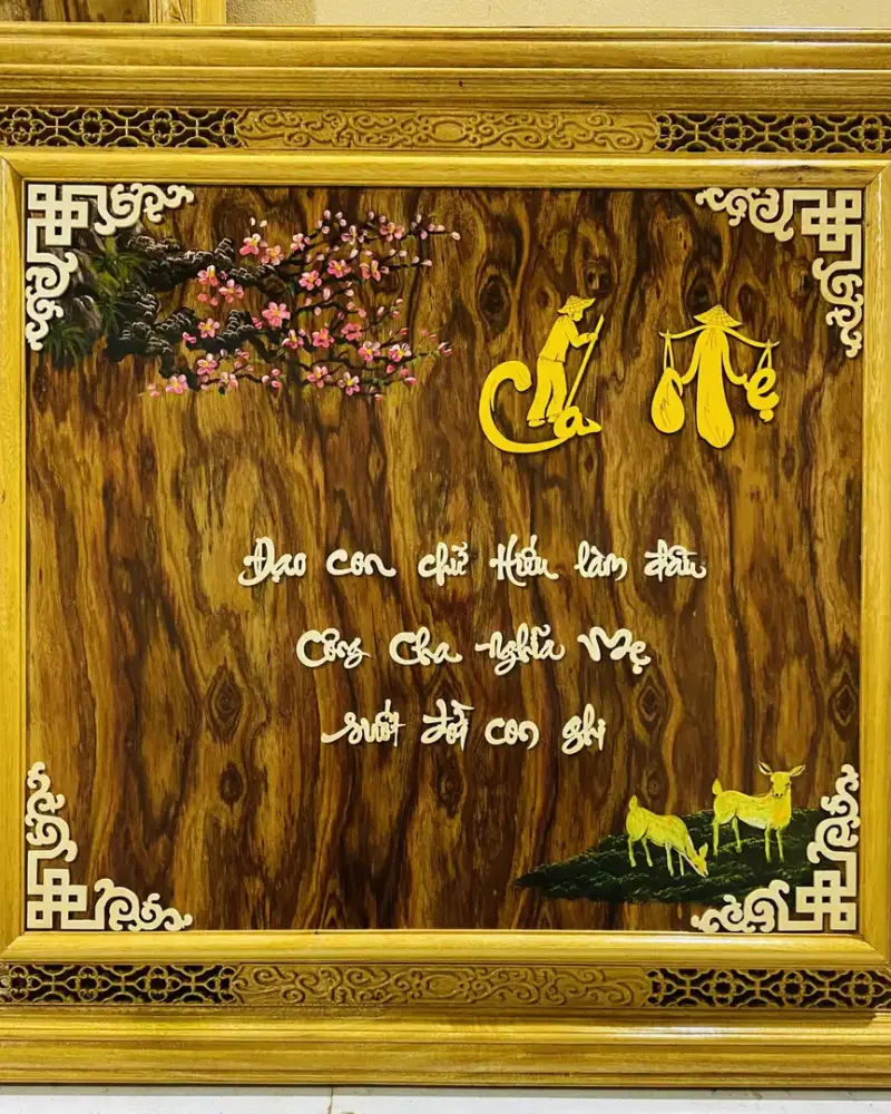 Tranh Gỗ Treo Tường Cha Mẹ Gỗ Sưa – Khung Gỗ Dổi Vàng 2 Khung G5073