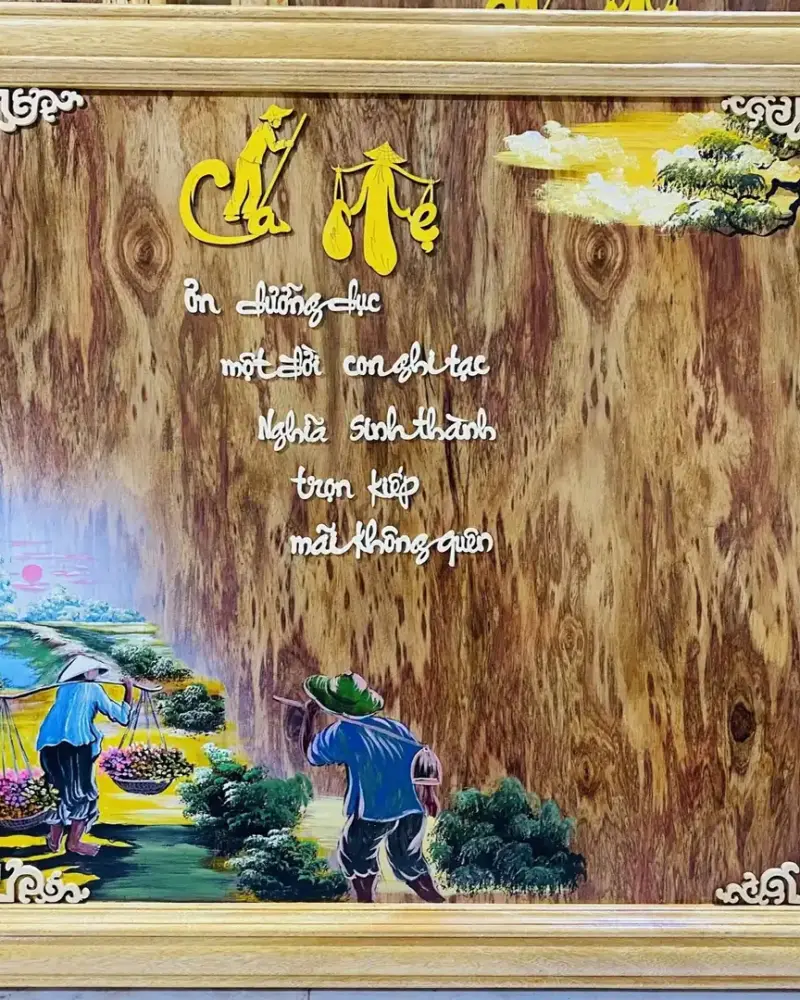 Tranh Gỗ Treo Tường Cha Mẹ Gỗ Sưa – Khung Gỗ Dổi Vàng G5066