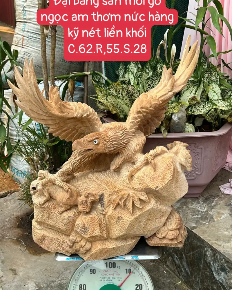 ai-bang-san-G5846-1 Tượng Đại Bàng Săn Mồi Gỗ Ngọc Am Thơm Nức Hàng Kỹ Nét Liền Khối G5846