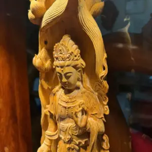 ai-the-chi-bo-tat-go-hoang-an-G5621-3 Tượng Đại Thế Chí Bồ Tát Gỗ Hoàng Đàn Tuyết Lạng Sơn Liền Khối Hàng Siêu Kỹ Nét Tỉ Mỉ Đã Lên Tuyết G5621