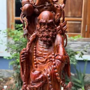at-ma-ung-rong-go-sua-bac-G5391-2 Tượng Đạt Ma Đứng Rồng Gỗ Sưa Bắc Đỏ Liền Khối Hàng Kỹ Nét G5391
