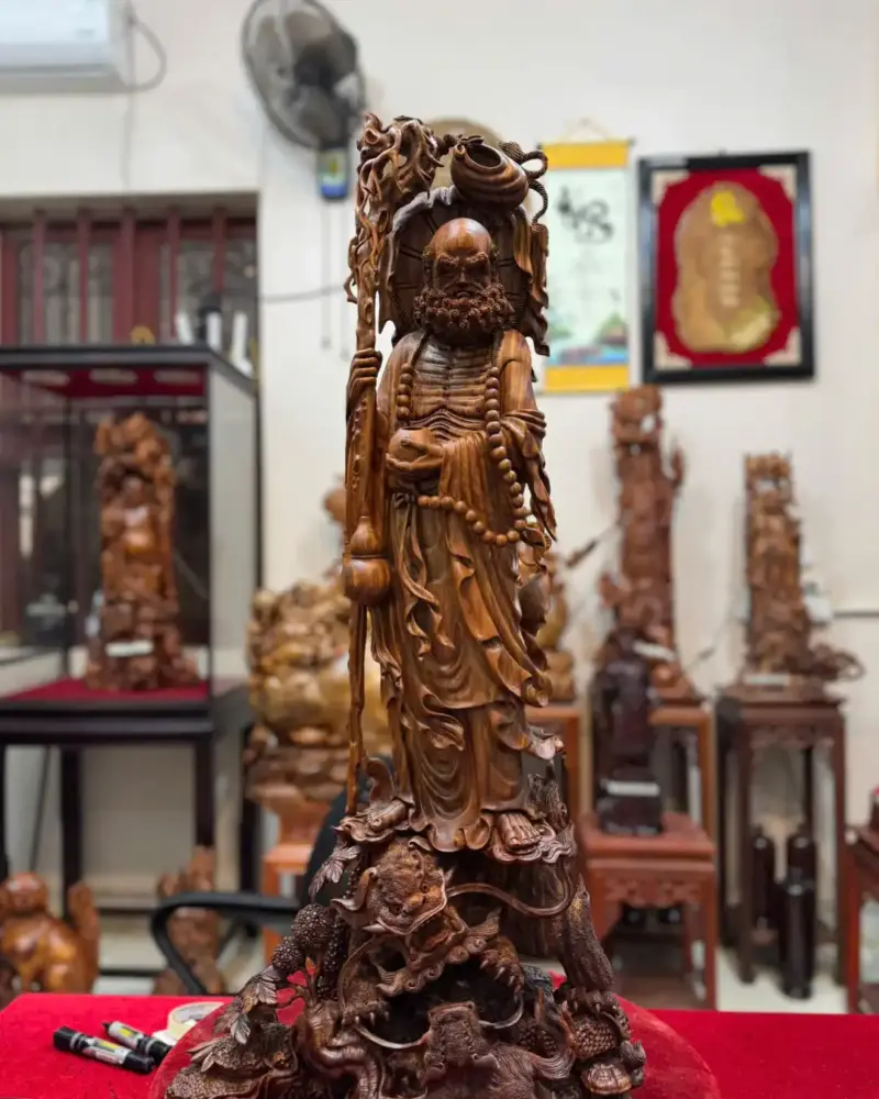 at-ma-ung-song-nghe-go-sua-hang-G5375-1 Tượng Đạt Ma Đứng Song Nghê Gỗ Sưa Hàng Kỹ Đẹp Liền Khối G5375