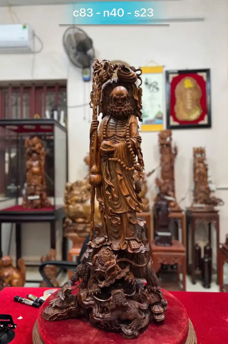 at-ma-ung-song-nghe-go-sua-hang-G5375-1 Tượng Đạt Ma Đứng Song Nghê Gỗ Sưa Hàng Kỹ Đẹp Liền Khối G5375