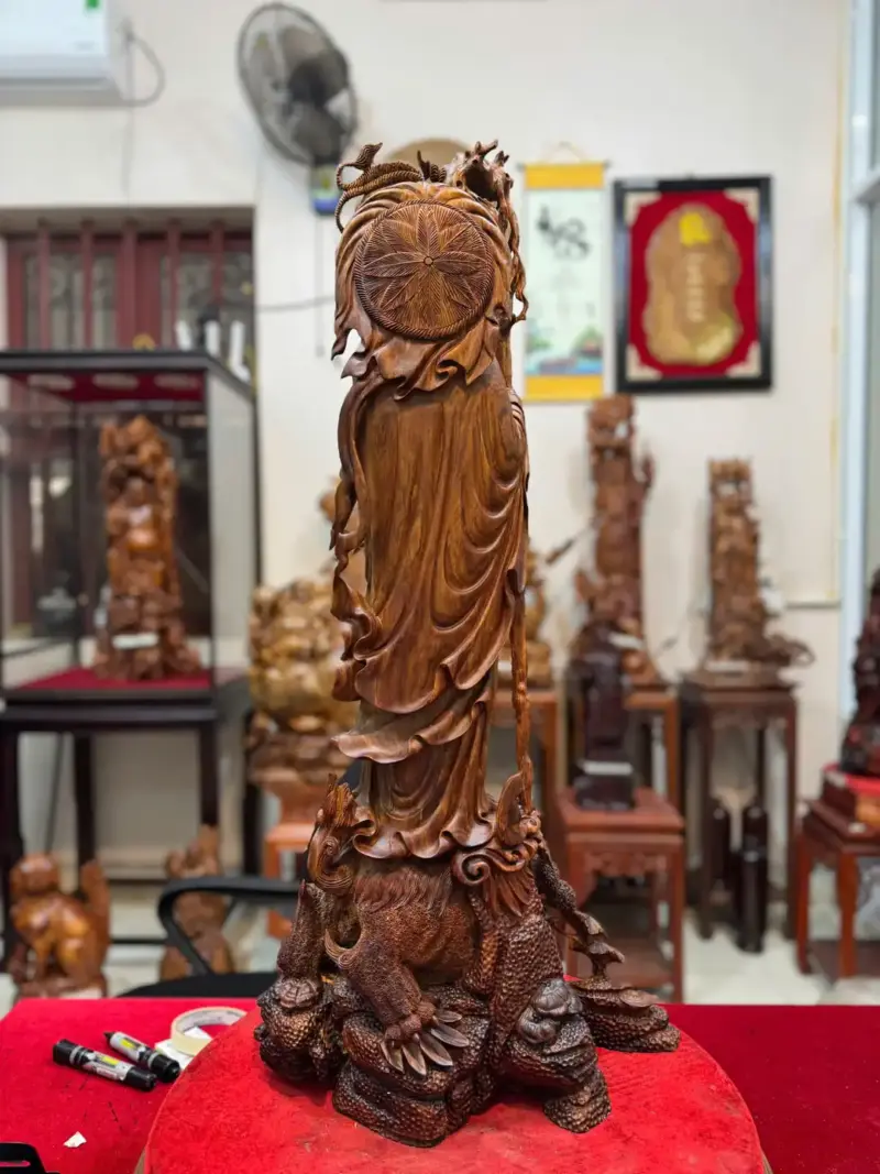 at-ma-ung-song-nghe-go-sua-hang-G5375-3 Tượng Đạt Ma Đứng Song Nghê Gỗ Sưa Hàng Kỹ Đẹp Liền Khối G5375