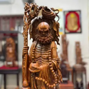 at-ma-ung-song-nghe-go-sua-hang-G5375-4 Tượng Đạt Ma Đứng Song Nghê Gỗ Sưa Hàng Kỹ Đẹp Liền Khối G5375