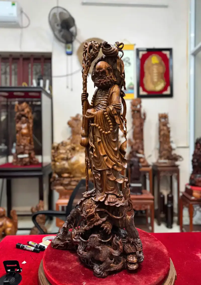 at-ma-ung-song-nghe-go-sua-hang-G5375-6 Tượng Đạt Ma Đứng Song Nghê Gỗ Sưa Hàng Kỹ Đẹp Liền Khối G5375