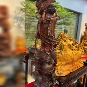 at-ma-ung-tam-nghe-go-vuong-moc-G5393-6 Tượng Đạt Ma Đứng Tam Nghê Gỗ Vương Mộc Tử Đàn Đỏ Liền Khối Hàng Kỹ Nét Đẹp G5393