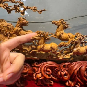 bat-ma-du-xuan-go-hoang-an-G6300-4 Tượng Bát Mã Du Xuân Gỗ Hoàng Đàn Tuyết Lạng Sơn Đậm Dầu Đã Lên Tuyết G6300
