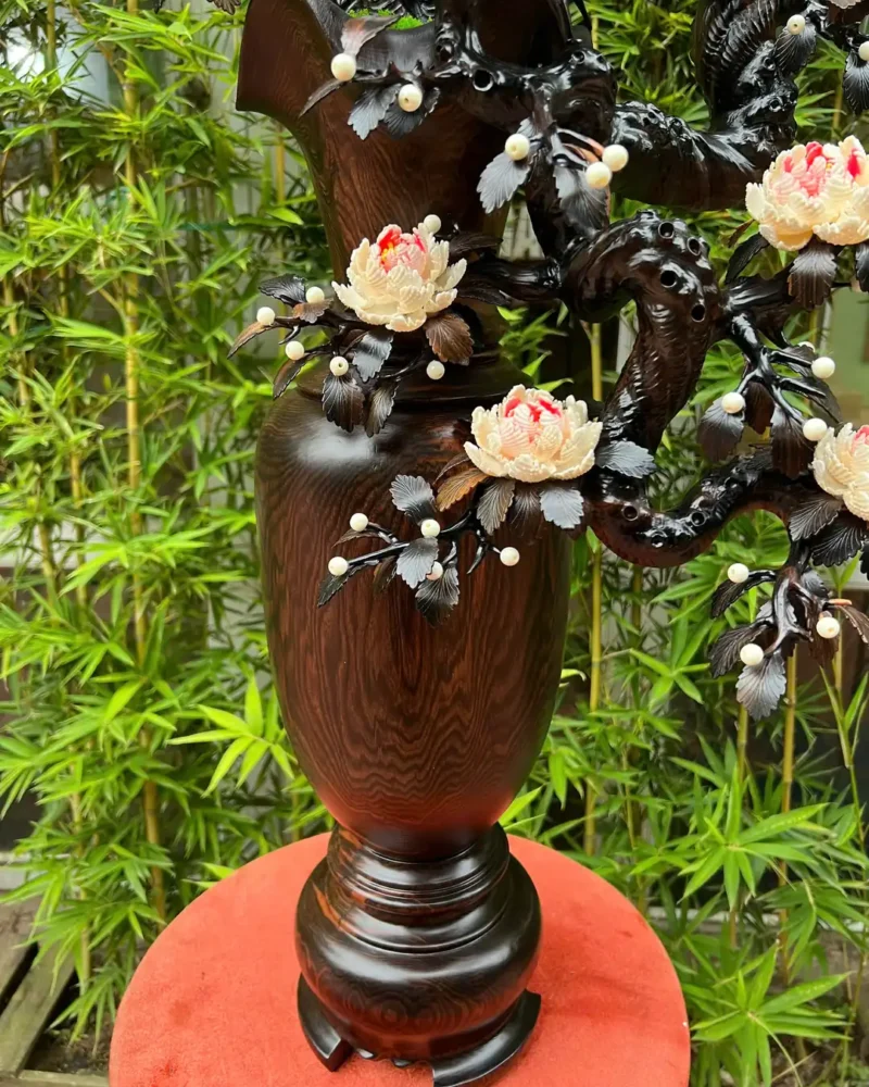 binh-hoa-mau-G5854-1 Bình Hoa Mẫu Đơn Thân Và Cành Là Làm Bằng Gỗ Mun Hoa Lào Hoa Bằng Ốc In Đô G5854