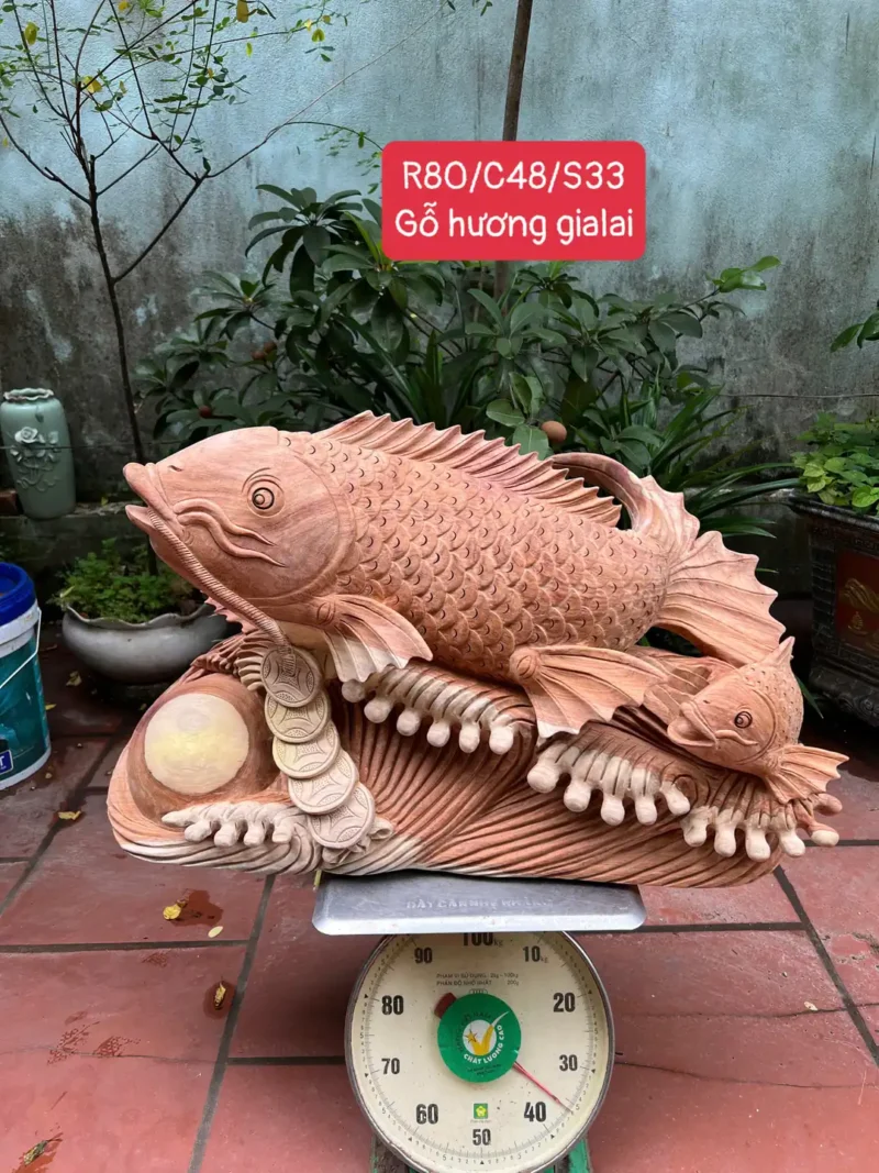 ca-chep-mau-G5929-1 Tượng Cá Chép Mẫu Tử Siêu To Gỗ Hương Gia Lai Liền Khối Có Sơn G5929
