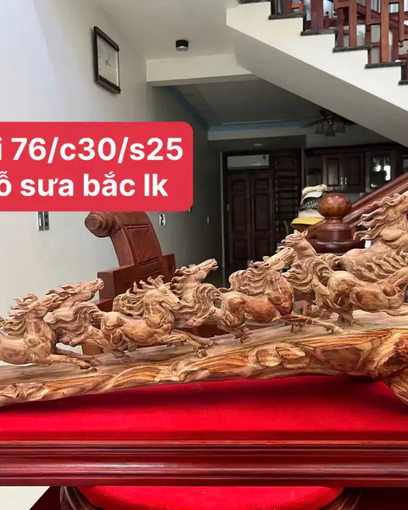 cau-bat-ma-G5752-1 Tượng Cầu Bát Mã Gỗ Sưa Đỏ Liền Khối Kèm Kỷ Có Sơn G5752