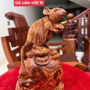 chuot-be-vang-go-cam-viet-G5143-1_Chuột Bê Vàng Gỗ Cẩm Việt Siêu Vân Giá 1.800 Triệu Kích Thước Cao 26cm, Ngang 16cm, Sâu 10cm Tượng Chuột Bê Vàng Gỗ Cẩm Việt Siêu Vân Liền Khối G5143