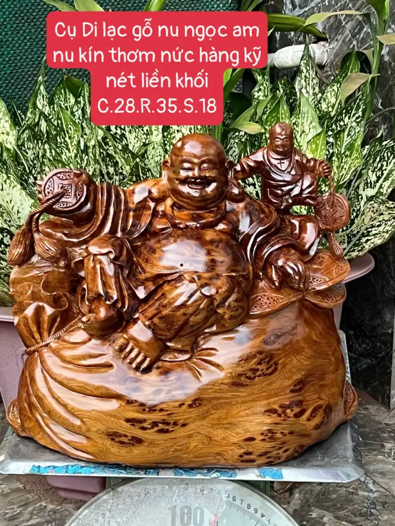 cu-di-lac-G5658-1 Tượng Cụ Di Lạc Gỗ Ngọc Am Thơm Nức Nu Kín Hàng Kỹ Nét Liền Khối G5658