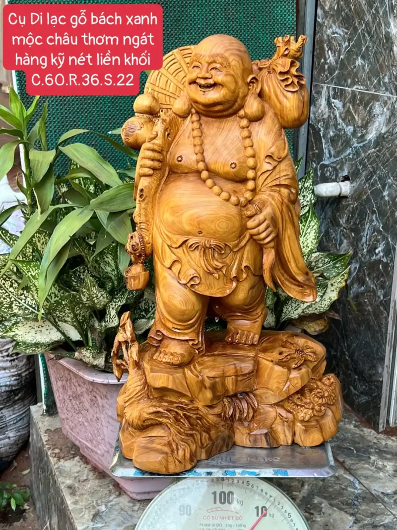 cu-di-lac-G5817-1 Tượng Cụ Di Lạc Gỗ Bách Xanh Mộc Châu Thơm Ngát Hàng Kỹ Nét Liền Khối Có Sơn G5817