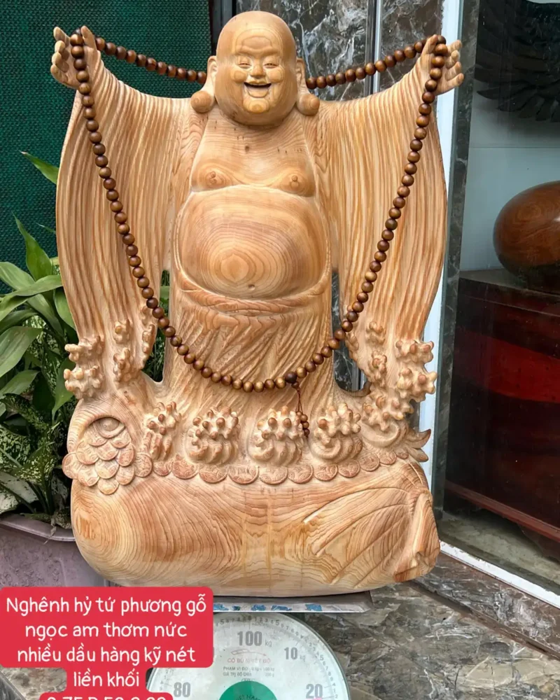 cu-di-lac-G6304-1 Tượng Cụ Di Lặc Nghênh Hỷ Gỗ Ngọc Am Thơm Nức Nhiều Dầu Hàng Kỹ Nét Liền Khối G6304