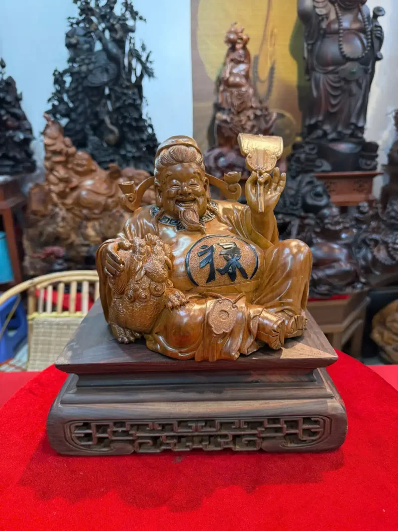 cu-hoang-than-G6261-1 Tượng Cụ Hoàng Thần Tài Gỗ Bách Xanh Liền Khối G6261