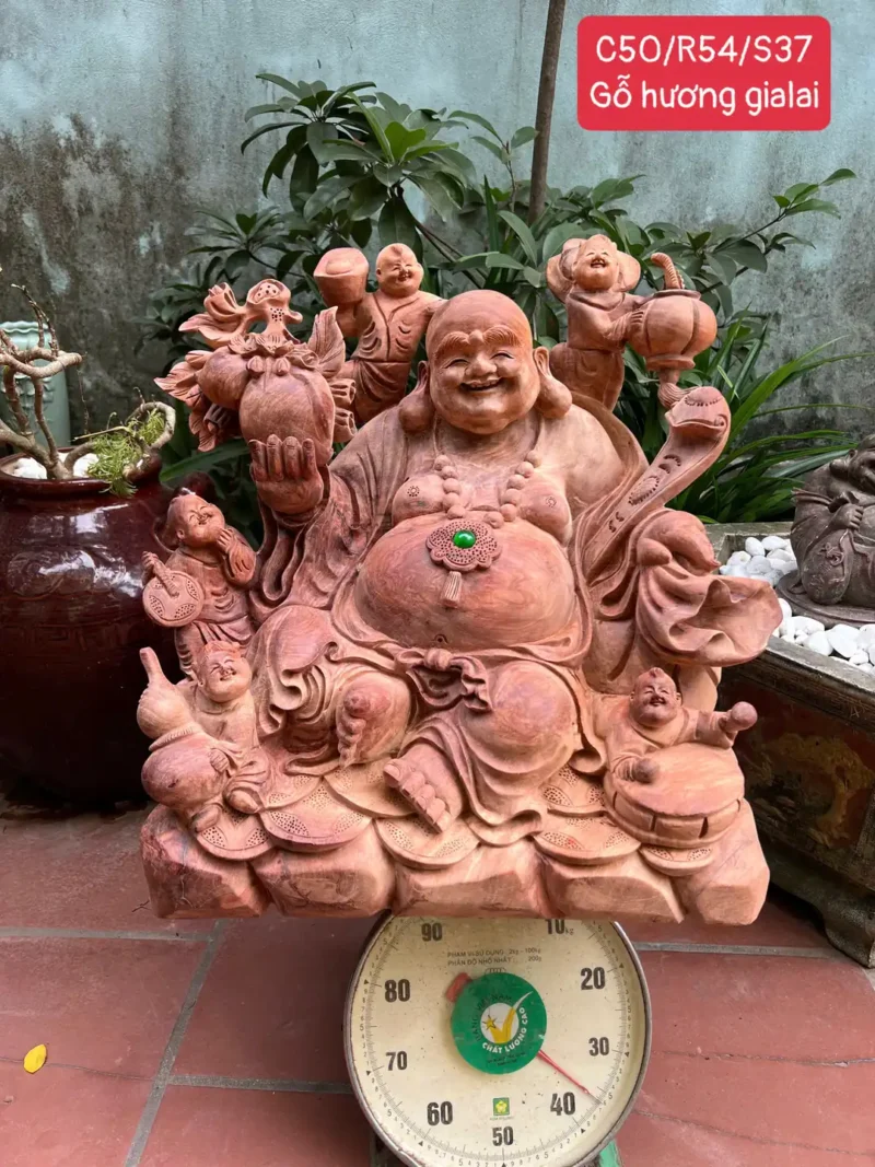 di-lac-ngu-phuc-ngoi-tien-vang_6597f452 Tượng Di Lặc Ngũ Phúc Ngồi Tiền Vàng Để Bàn Gỗ Hương Ta Gia Lai To Nặng Liền Khối Có Sơn G6285