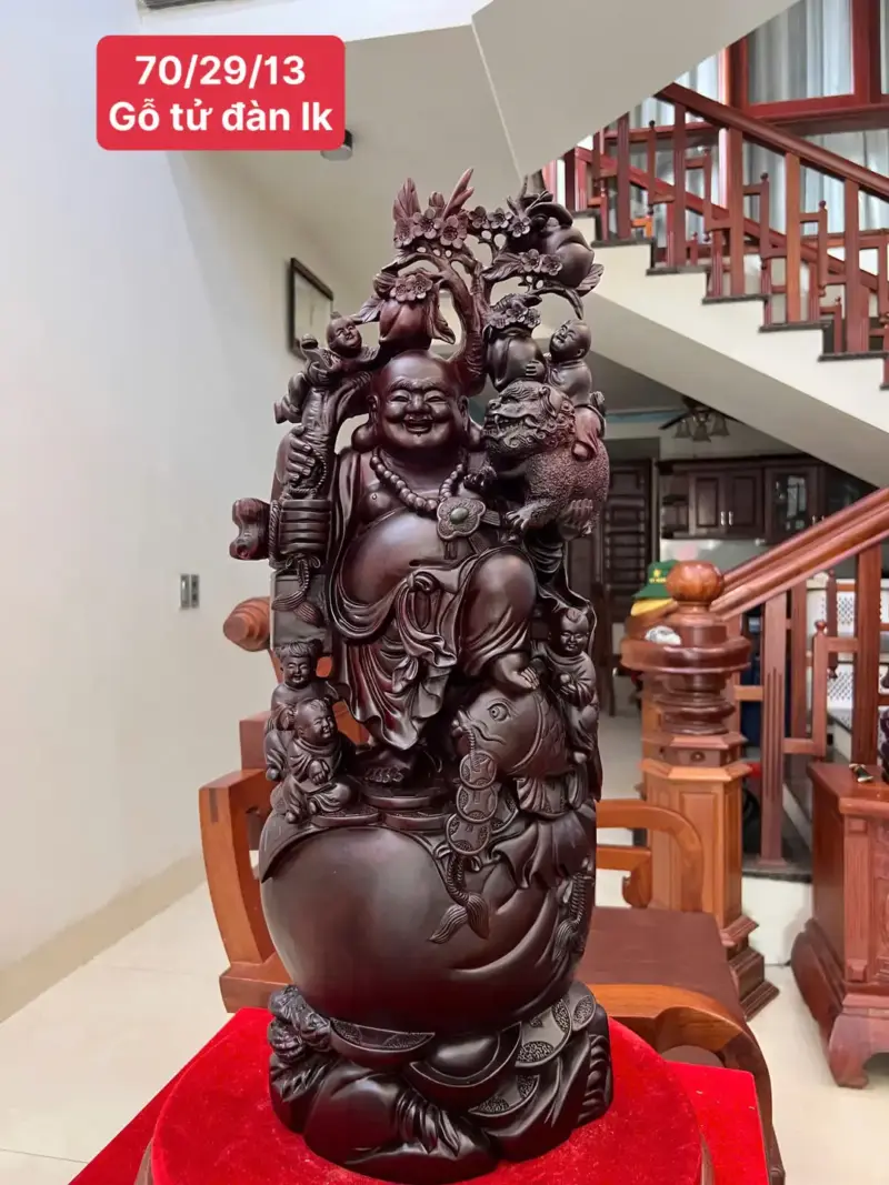 Tượng Di Lặc Ngũ Quỷ Vác Đào Gỗ Tử Đàn Liền Khối G5132