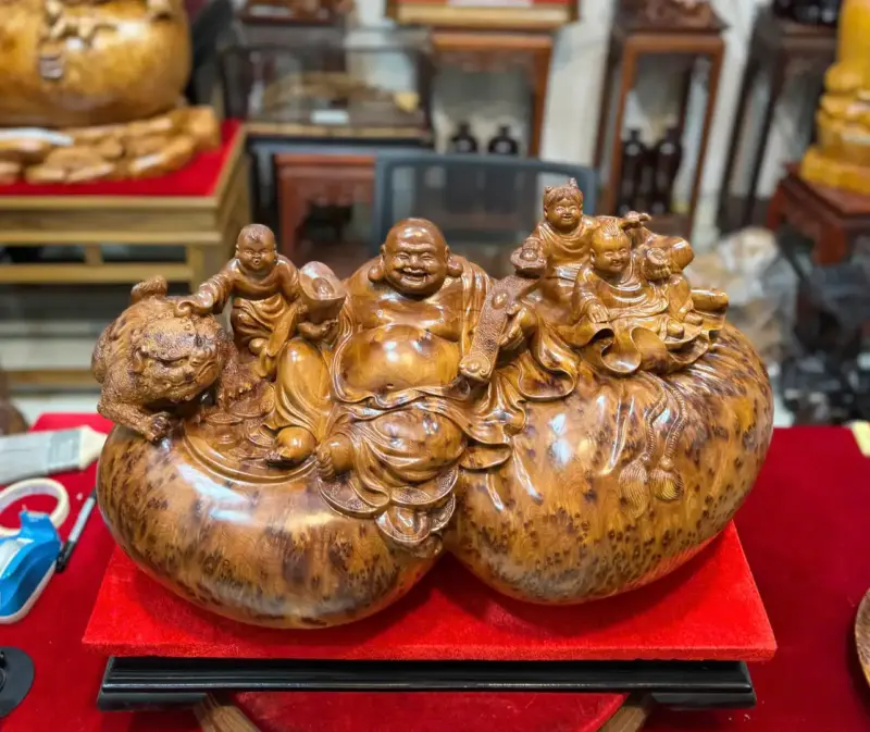 di-lac-tam-phuc-thuan-nghe-go-nu-ngoc-G5311-4 Tượng Di Lặc Tam Phúc Thuần Nghê Gỗ Nu Ngọc Am Hàng Đẹp Liền Khối Tặng Kỷ Đỏ G5311