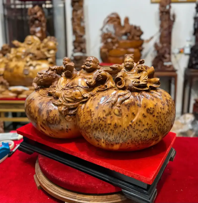 di-lac-tam-phuc-thuan-nghe-go-nu-ngoc-G5311-5 Tượng Di Lặc Tam Phúc Thuần Nghê Gỗ Nu Ngọc Am Hàng Đẹp Liền Khối Tặng Kỷ Đỏ G5311