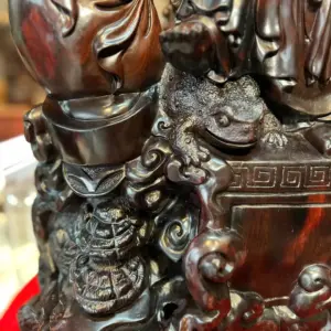 di-lac-ung-G5721-4 Tượng Di Lặc Đứng 3 Tiểu Đồng Gỗ Trắc Đen Liền Khối Hàng Đánh Xi G5721