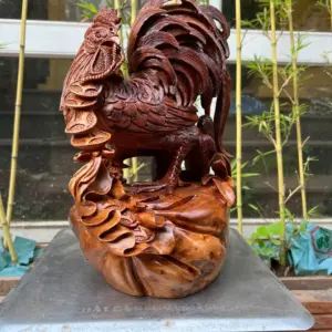 ga-trong-ung-G5325-3 Tượng Gà Trống Đứng Bao Tiền Gỗ Ngọc Am Thơm Bám Nu Liền Khối G5325