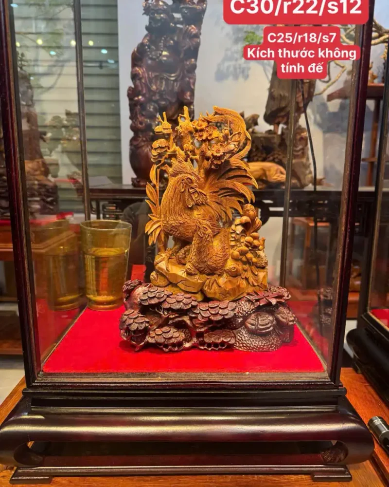 Tượng Gia Đình Gà 4 Mùa Gỗ Hoàng Đàn Tuyết Hàng Kỹ Nét Đậm Dầu Đã Lên Tuyết G6428