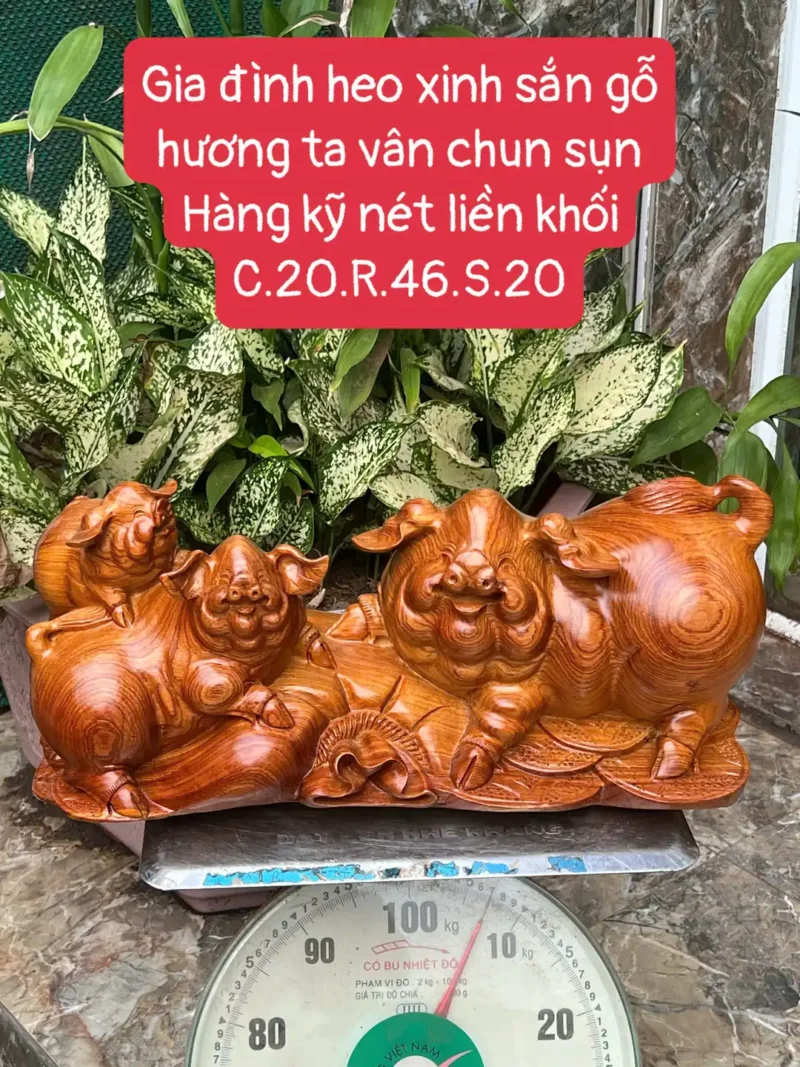 gia-inh-heo-G6355-1 Tượng Gia Đình Heo Gỗ Hương Ta Hàng Kỹ Nét Liền Khối G6355