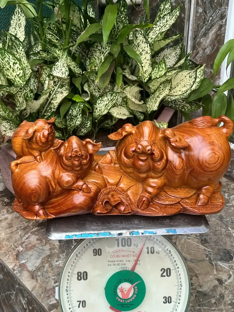 gia-inh-heo-G6355-2 Tượng Gia Đình Heo Gỗ Hương Ta Hàng Kỹ Nét Liền Khối G6355