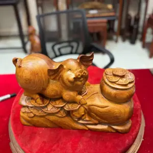 heo-tien-vang-go-huong-kt-G5331-3 Tượng Heo Tiền Vàng Gỗ Hương Liền Khối G5331