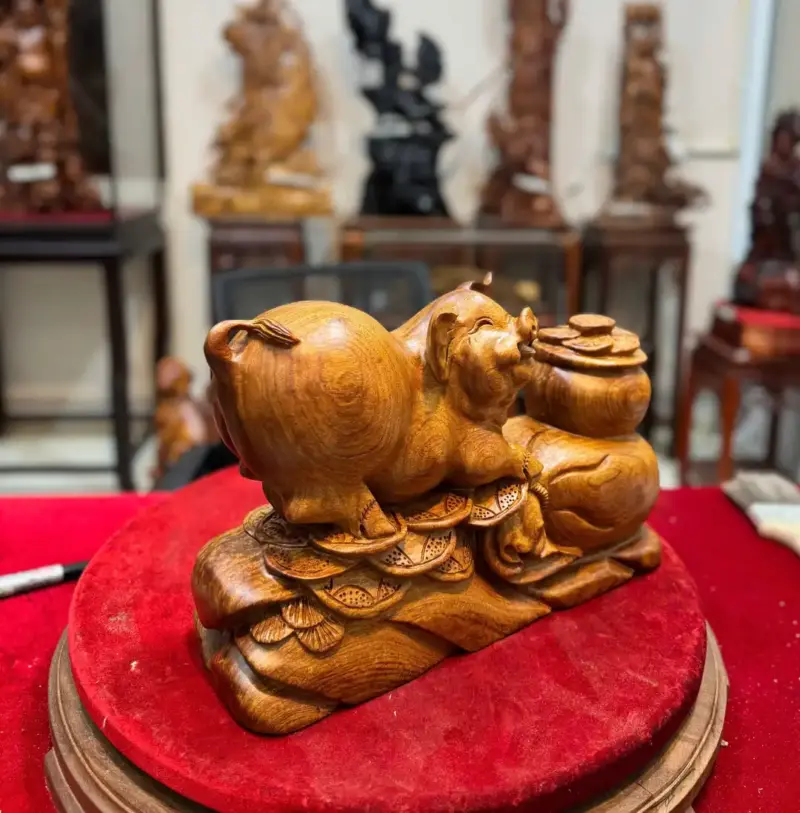 heo-tien-vang-go-huong-kt-G5331-5 Tượng Heo Tiền Vàng Gỗ Hương Liền Khối G5331