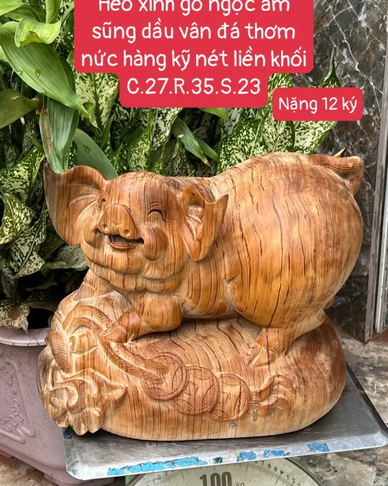 heo-xinh-go-G6128-1 Tượng Heo Xinh Gỗ Ngọc Am Thơm Nức Vân Đá Hàng Kỹ Nét Liền Khối G6128