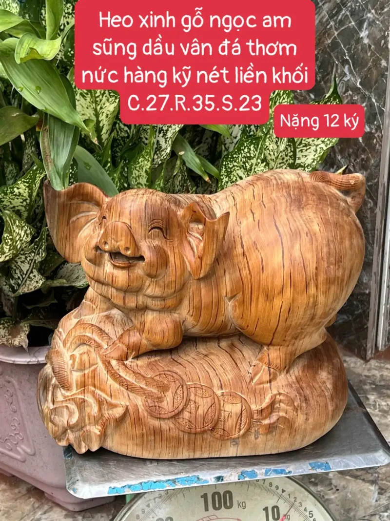 heo-xinh-go-G6128-1 Tượng Heo Xinh Gỗ Ngọc Am Thơm Nức Vân Đá Hàng Kỹ Nét Liền Khối G6128