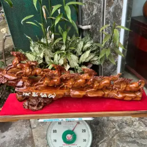 ma-ao-thanh-G5690-3 Tượng Mã Đáo Thành Công Gỗ Sưa Đỏ Tía Hàng Kỹ Nét Liền Khối G5690