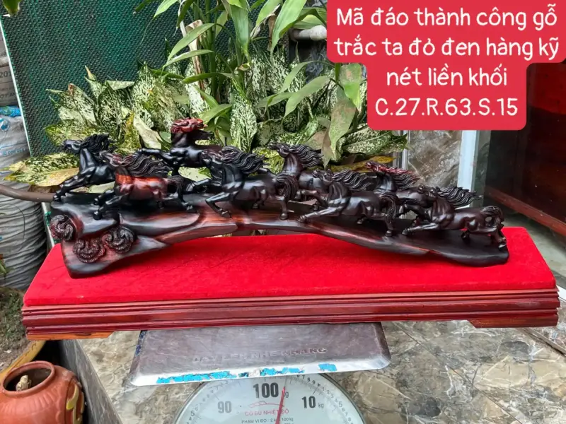 ma-ao-thanh-G5804-1 Tượng Mã Đáo Thành Công Gỗ Trắc Ta Đỏ Đen Hàng Kỹ Nét Liền Khối G5804