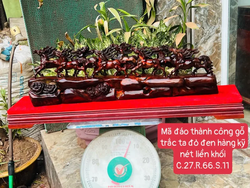 ma-ao-thanh-G6066-1 Tượng Mã Đáo Thành Công Gỗ Trắc Ta Đỏ Đen Hàng Kỹ Nét Liền Khối G6066