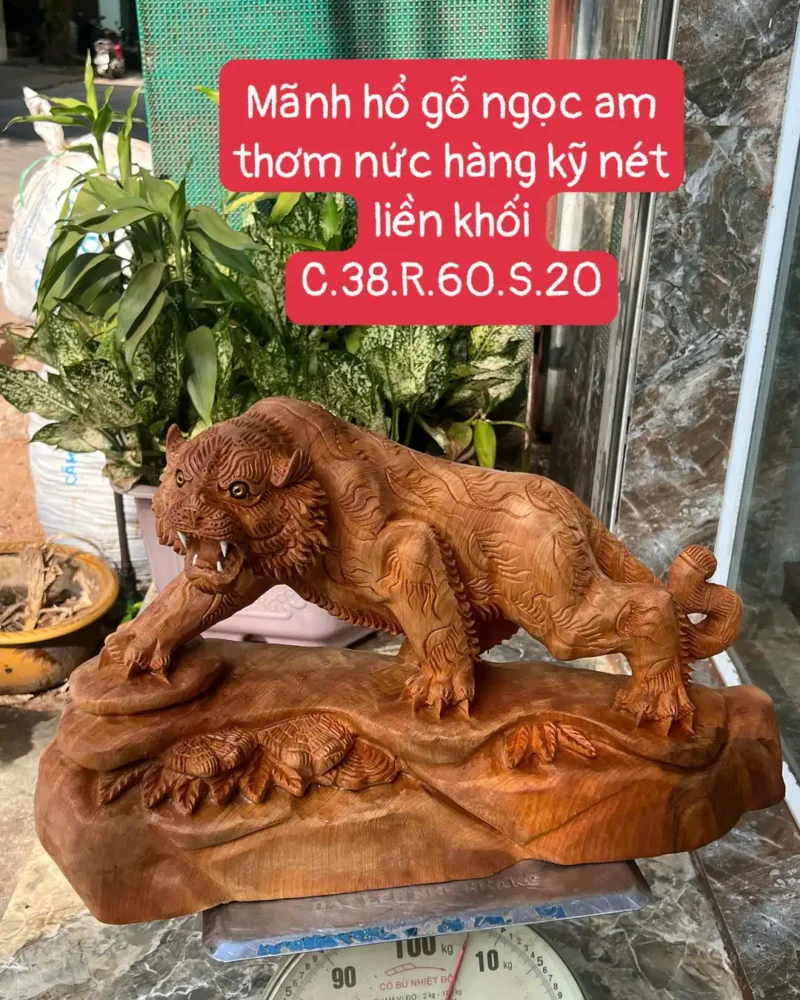 manh-ho-go-G6289-1 Tượng Mãnh Hổ Gỗ Ngọc Am Thơm Nức Hàng Kỹ Nét Liền Khối G6289