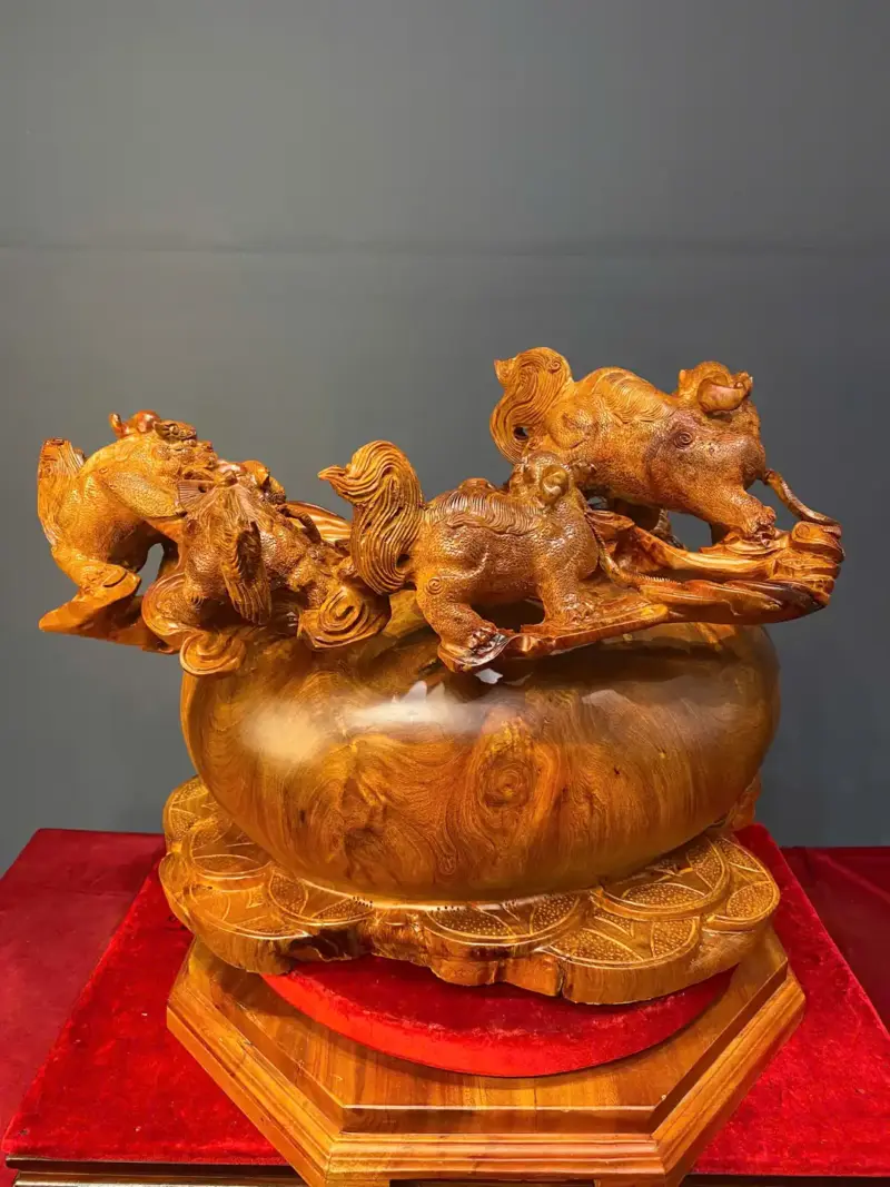 ngu-nghe-tran-chum-tien-vang-go-huong-ta-G5427-5 Tượng Ngũ Nghê Trấn Chum Tiền Vàng Gỗ Hương Ta Liền Khối G5427