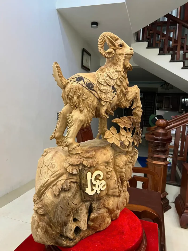 nhat-de-go-G6441-3 Tượng Nhất Dê Gỗ Ngọc Am Hàng To Nặng Liền Khối Có Sơn G6441
