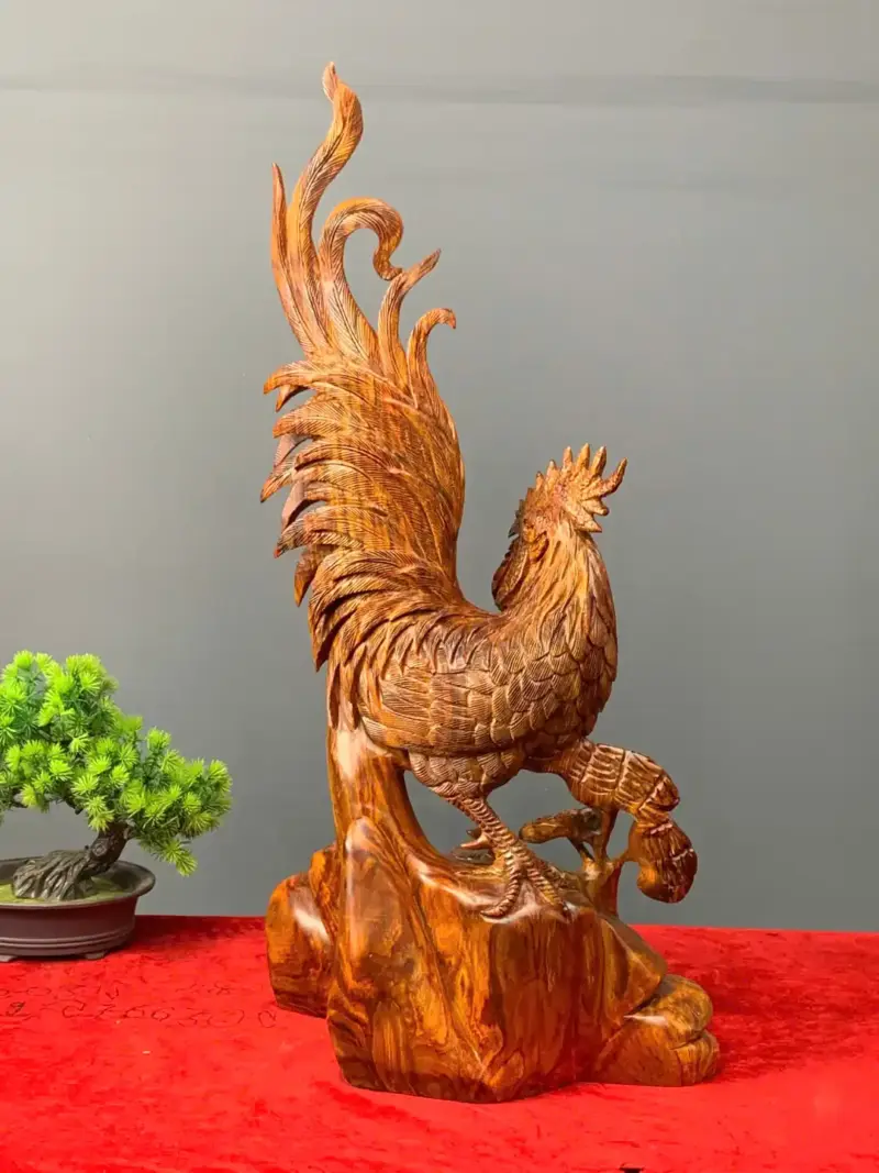 nhat-ke-go-sua-o-G5429-5 Tượng Nhất Kê Gỗ Sưa Đỏ Liền Khối G5429