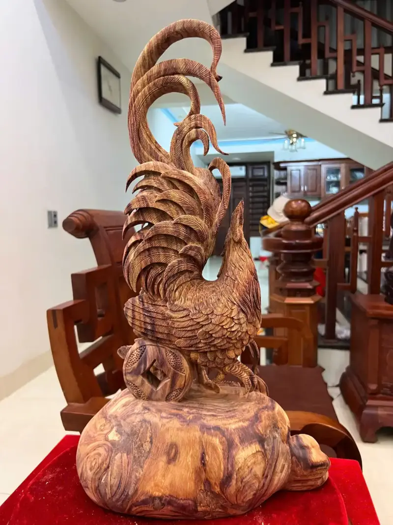 nhat-ke-ung-G5773-3 Tượng Nhất Kê Đứng Bao Tiền Go Sưa Đỏ Vân Tím Lịm Hàng Nghệ Nhân Có Sơn G5773
