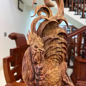 nhat-ke-ung-G5773-4 Tượng Nhất Kê Đứng Bao Tiền Go Sưa Đỏ Vân Tím Lịm Hàng Nghệ Nhân Có Sơn G5773