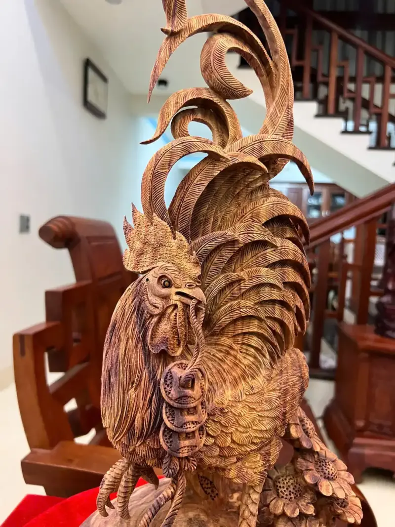 nhat-ke-ung-G5773-4 Tượng Nhất Kê Đứng Bao Tiền Go Sưa Đỏ Vân Tím Lịm Hàng Nghệ Nhân Có Sơn G5773