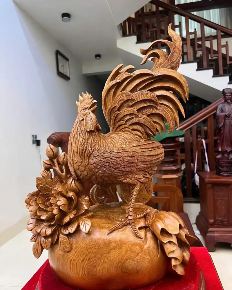 nhat-ke-ung-bao-tien-go-ngoc-am-G5083-2_Nhất Kê Đứng Bao Tiền Gỗ Ngọc Am Hàng Kỹ Liền Khối Giá 5 Triệu Kích Thước Cao 60cm, Ngang 37cm, Sâu 20cm Tượng Nhất Kê Đứng Bao Tiền Gỗ Ngọc Am Hàng Kỹ Liền Khối G5083