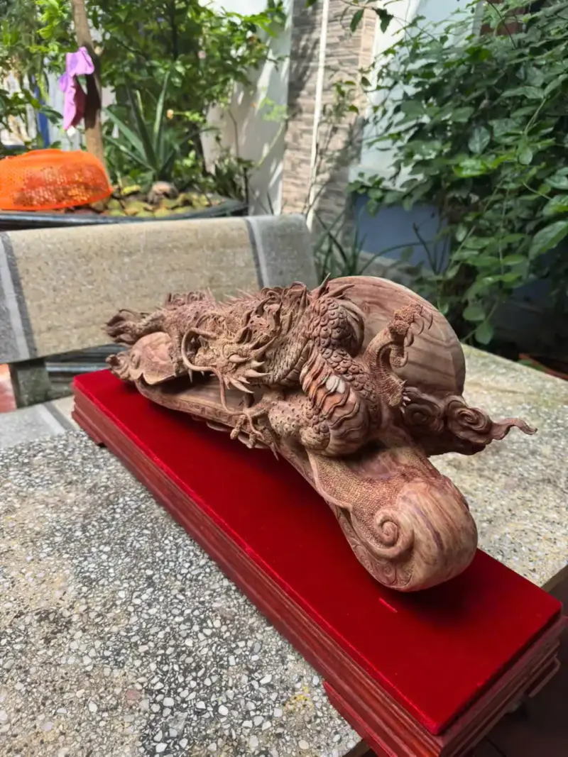 nhat-long-quan-gay-nhu-y-go-sua-bac-G5775-4 Tượng Nhất Long Quấn Gậy Như Ý Gỗ Sưa Bắc Đỏ Hàng Kỹ Nét Đẹp G5775